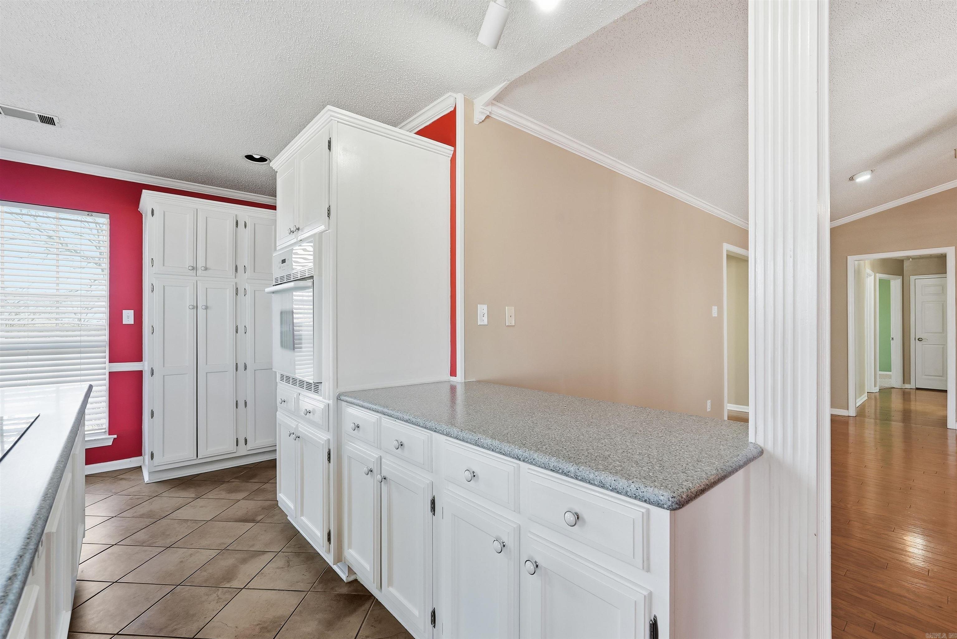 19 Post Oak Loop