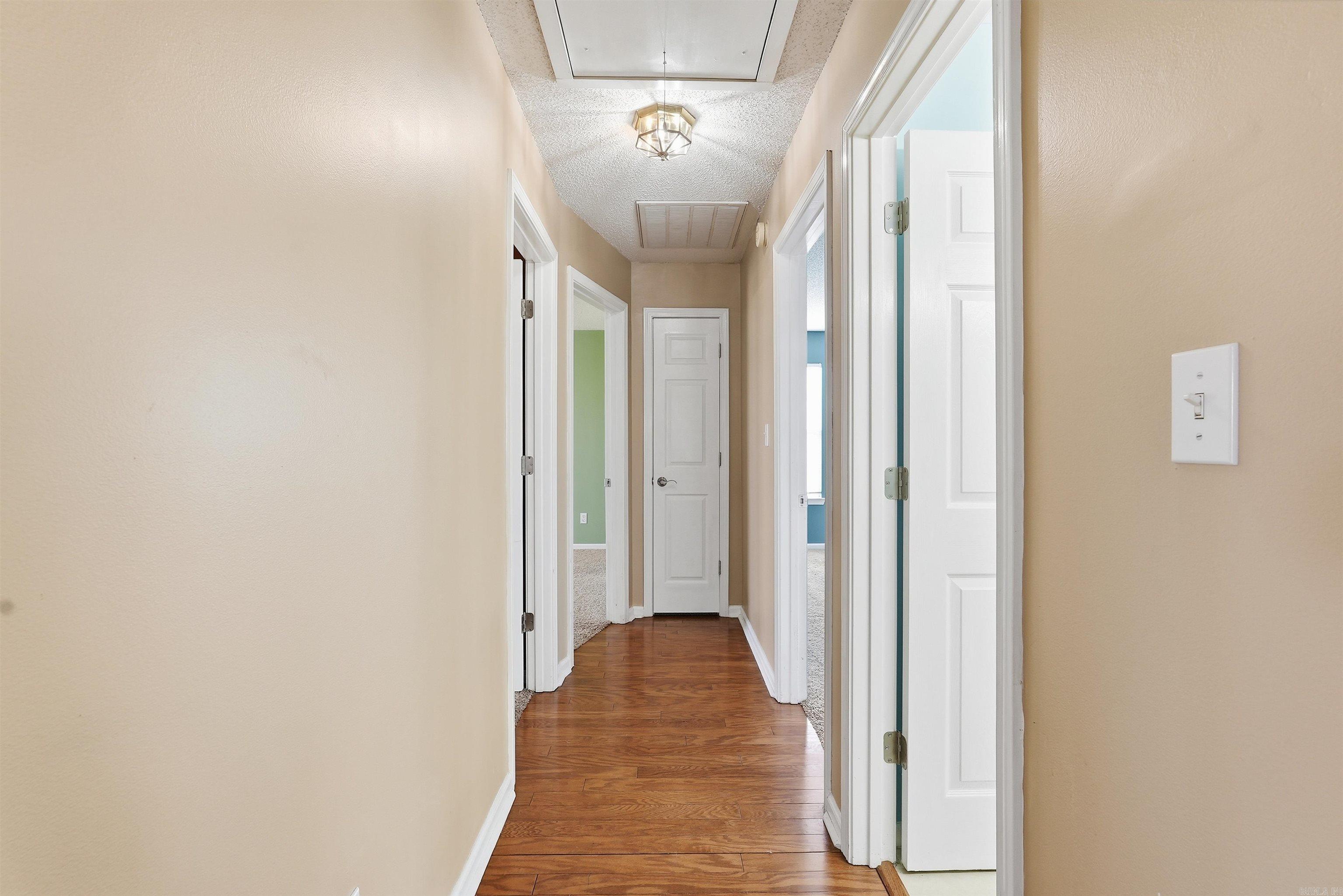 19 Post Oak Loop