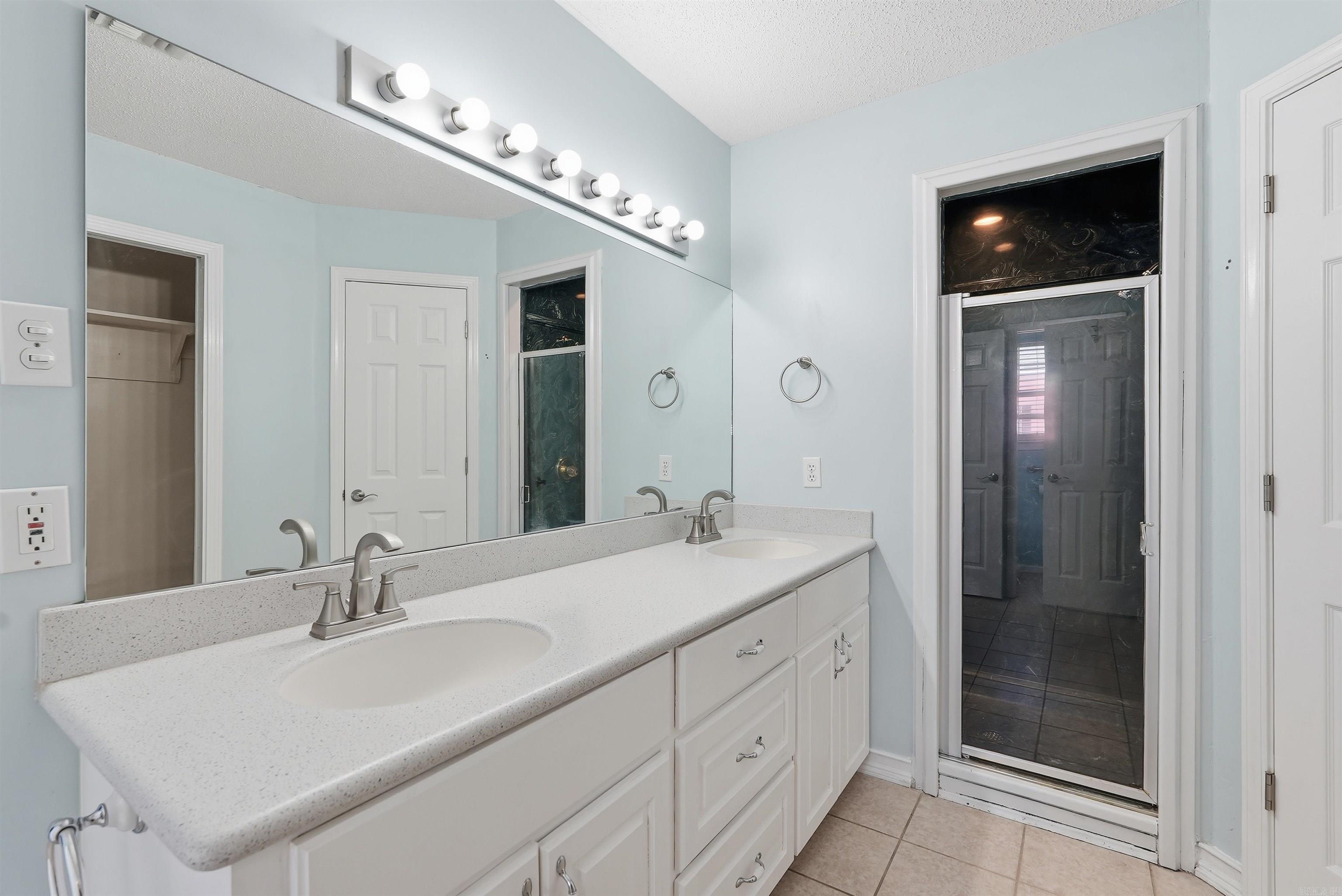 19 Post Oak Loop
