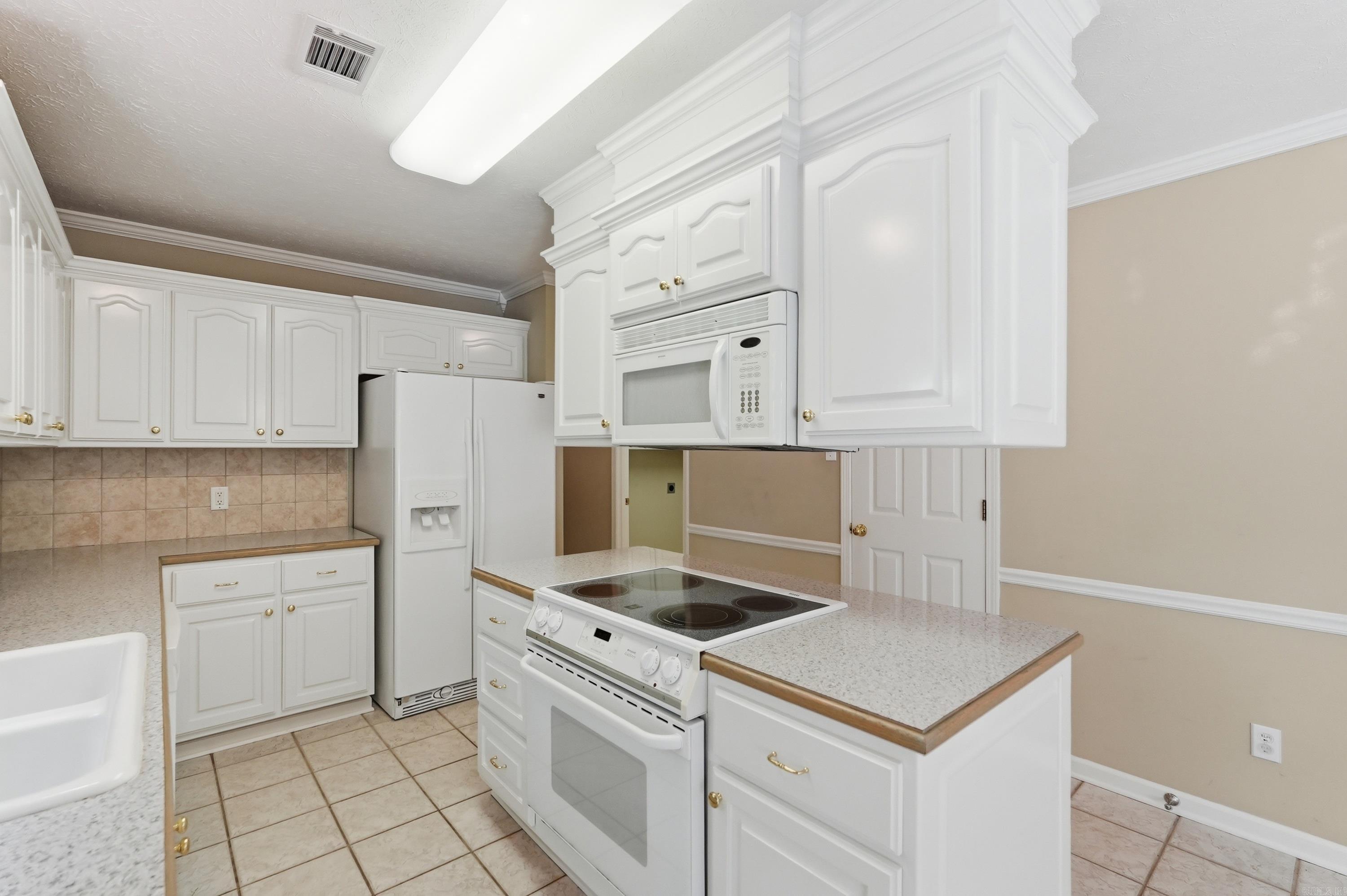 28 Hudson Bay Drive