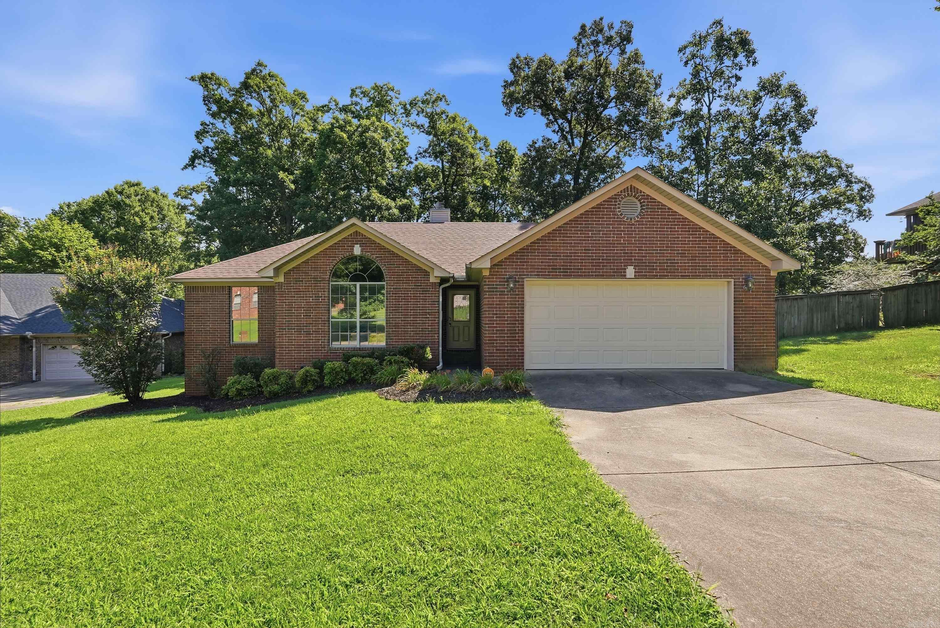 28 Hudson Bay Drive
