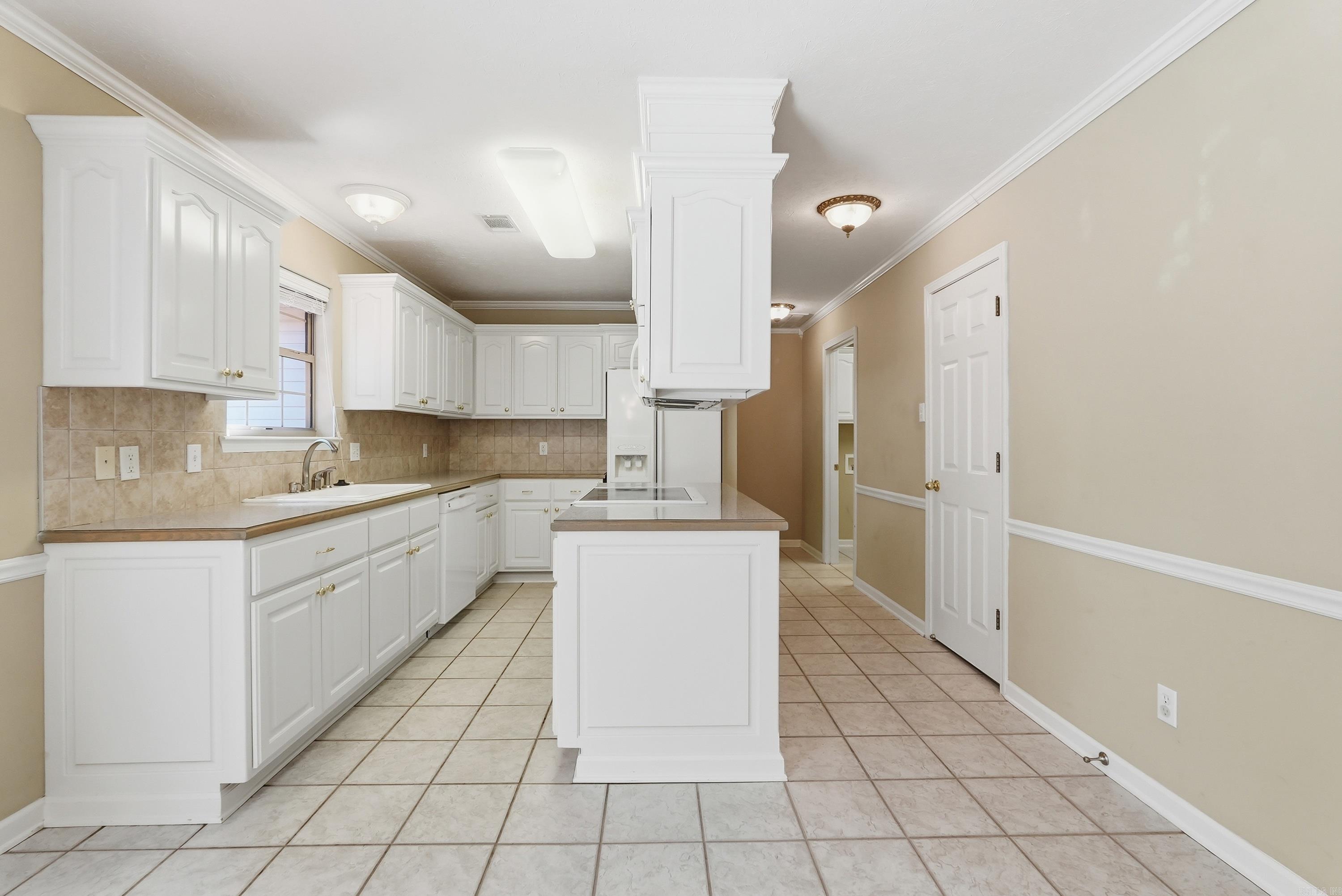 28 Hudson Bay Drive
