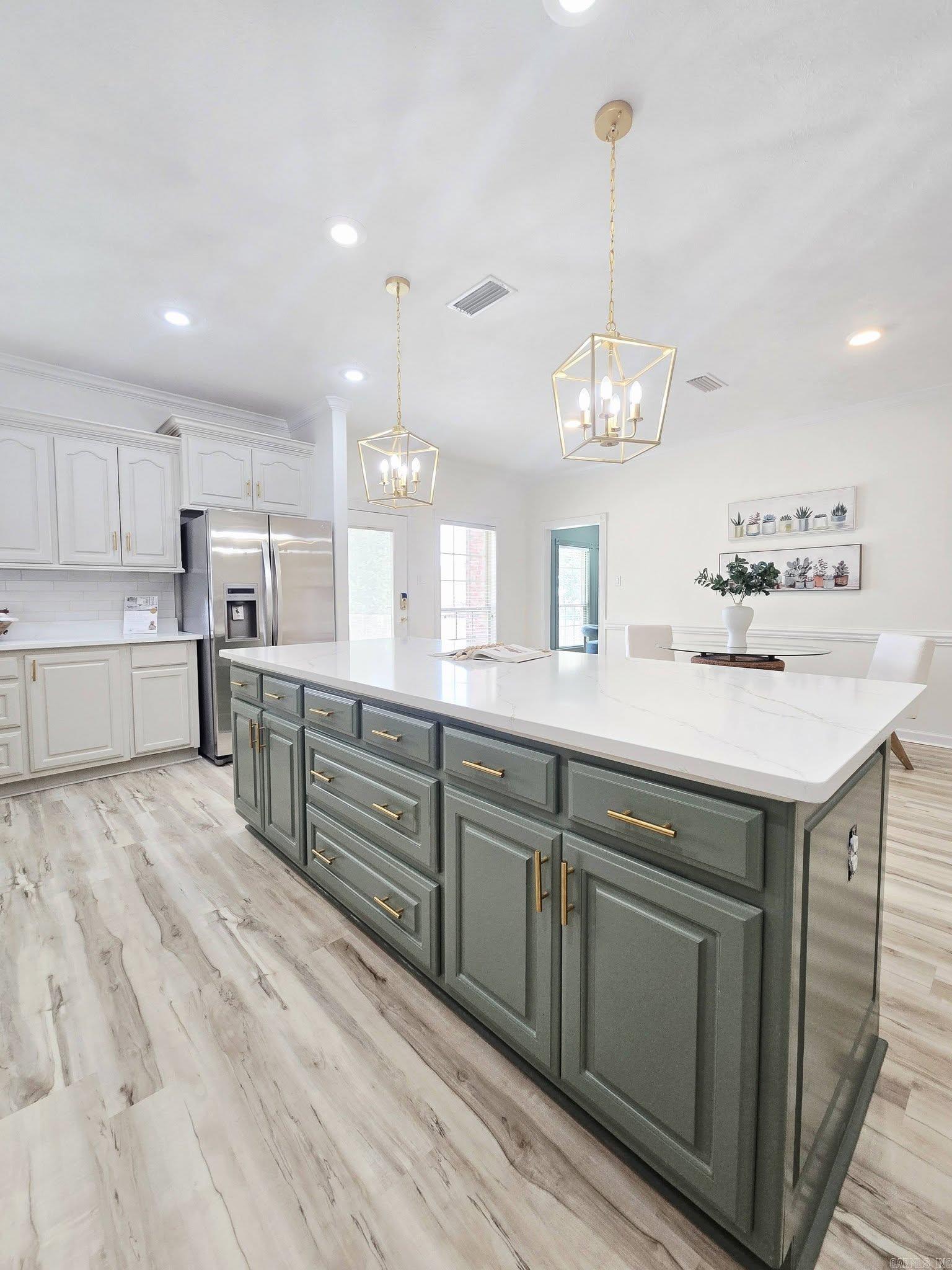 1724 Oakbrook Drive