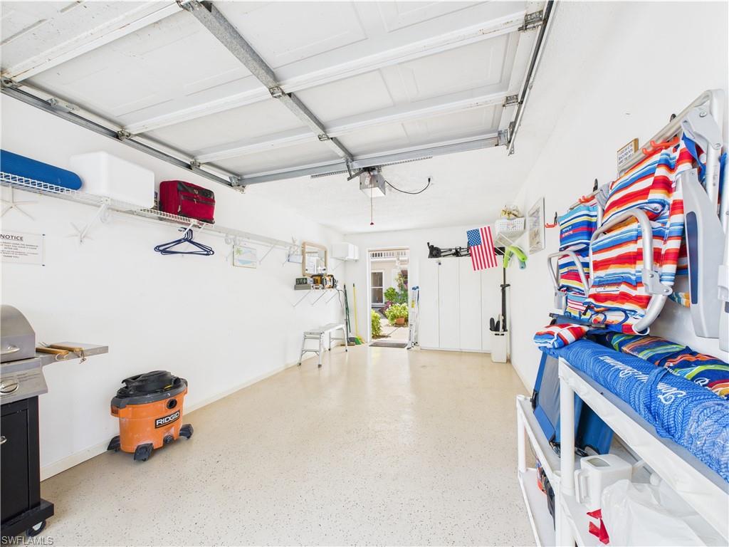 6780 Dennis CIR # M205