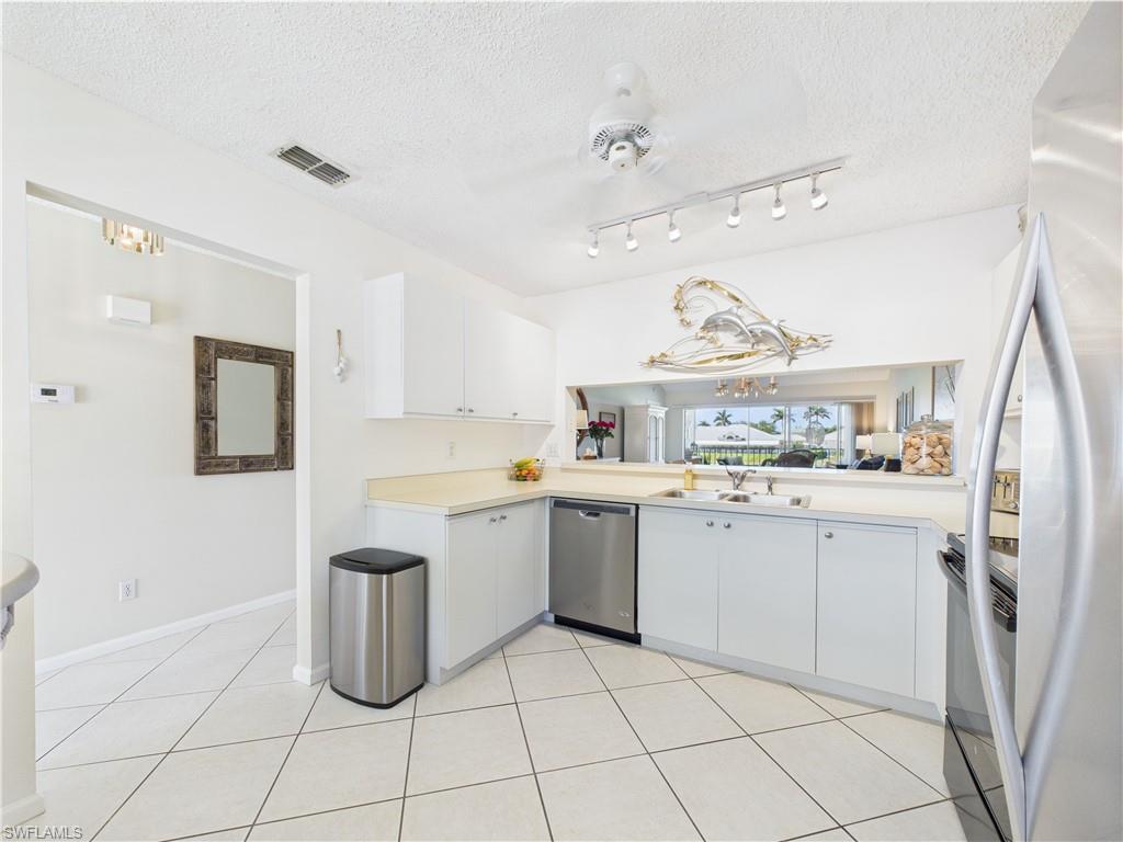 6780 Dennis CIR # M205