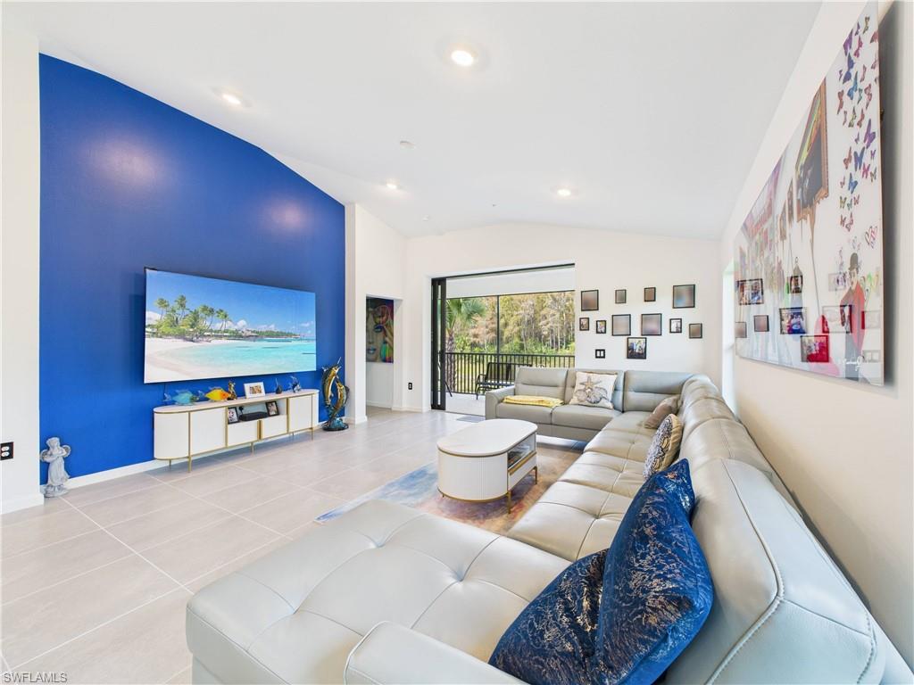 5683 Mayflower WAY # 901