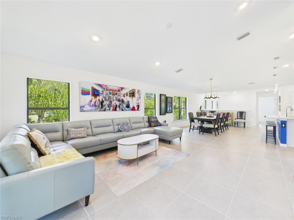 5683 Mayflower WAY # 901