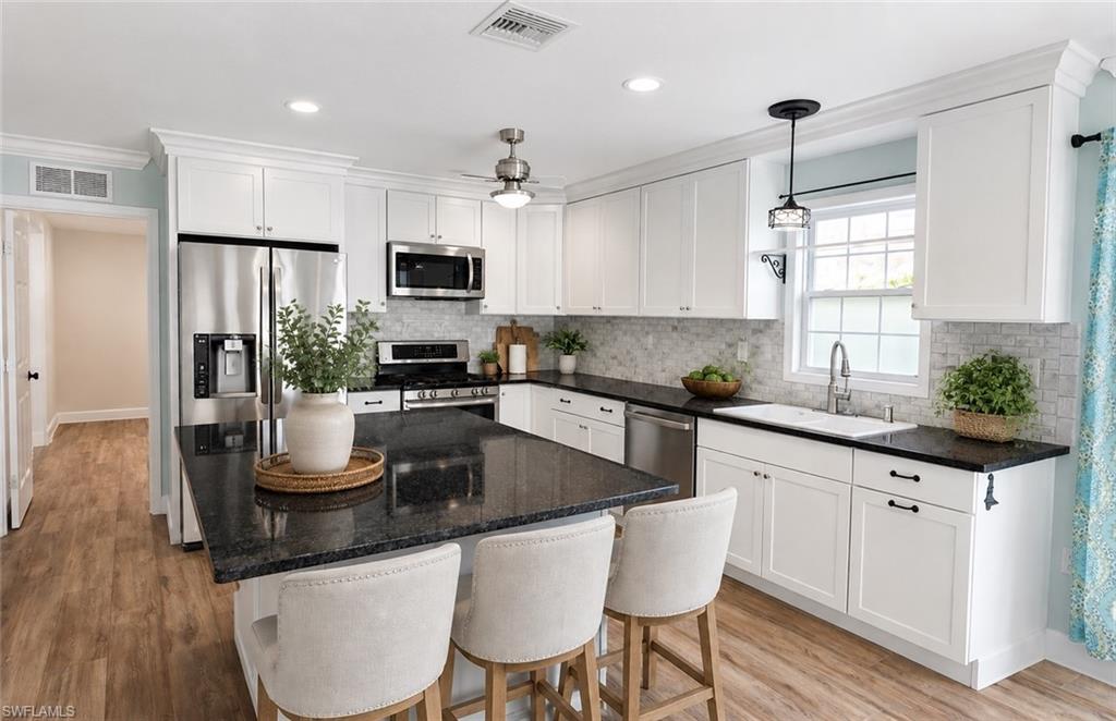122 Leawood CIR