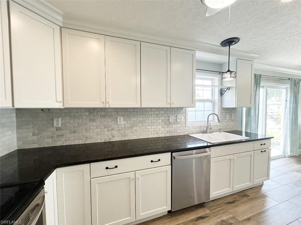 122 Leawood CIR