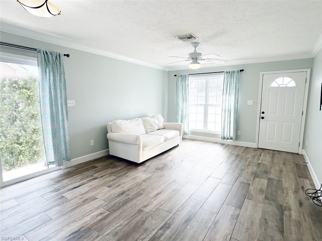 122 Leawood CIR