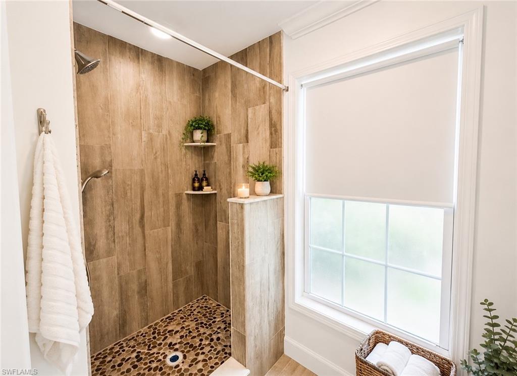 122 Leawood CIR