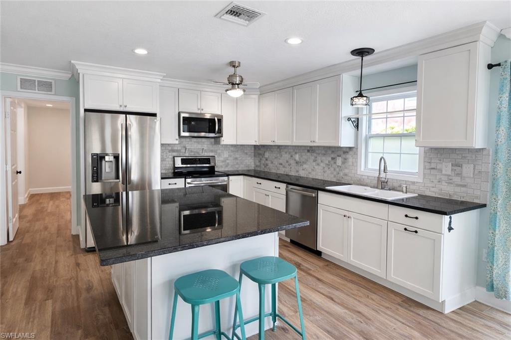 122 Leawood CIR