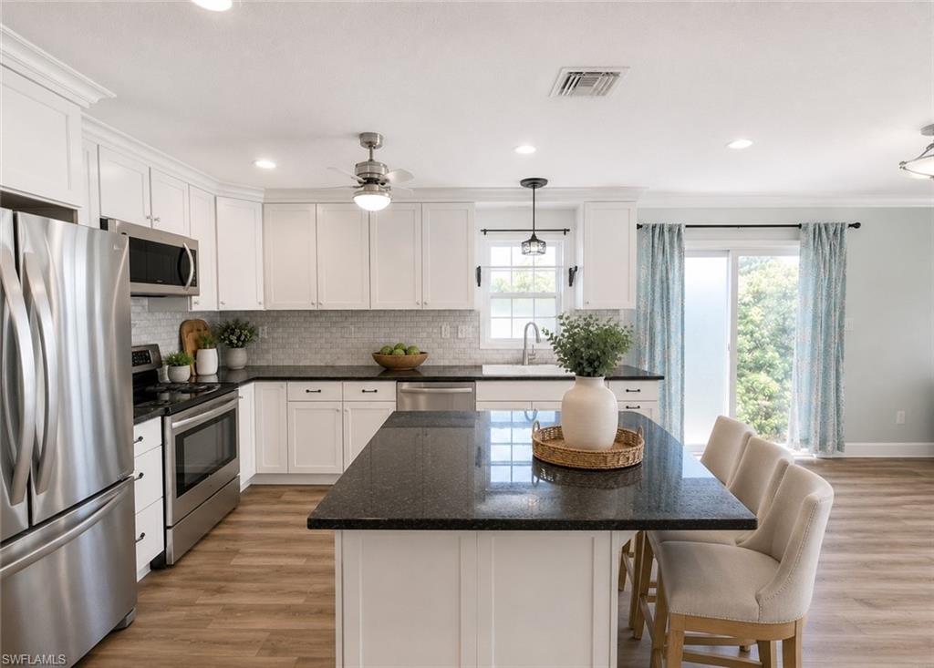 122 Leawood CIR