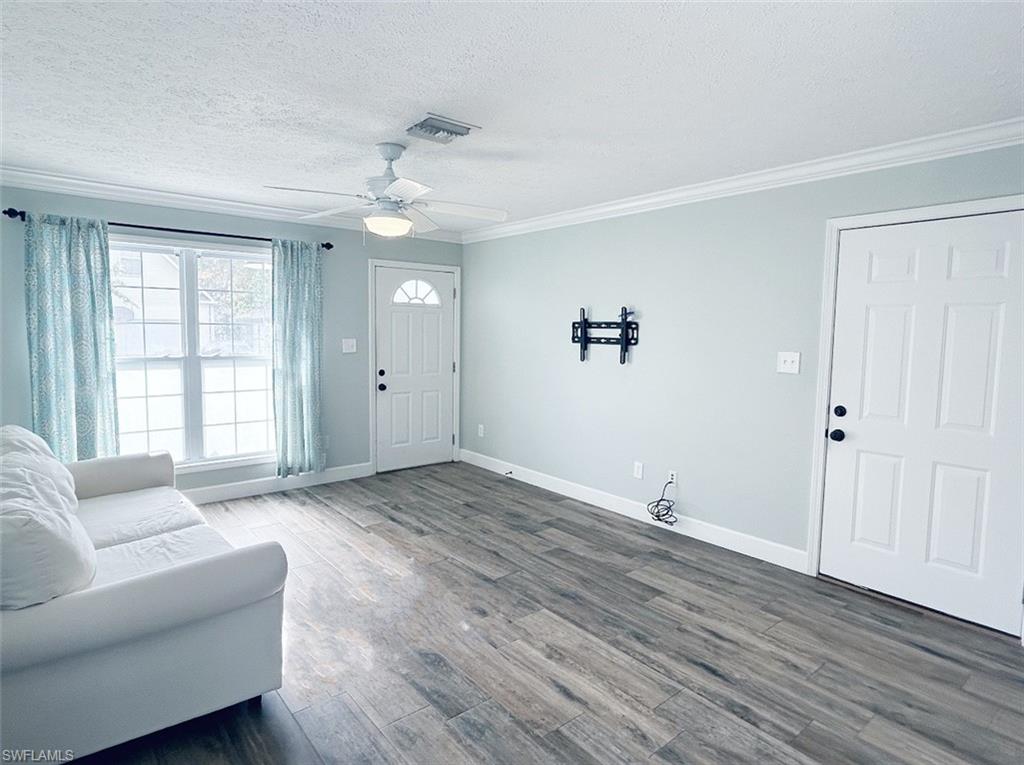 122 Leawood CIR