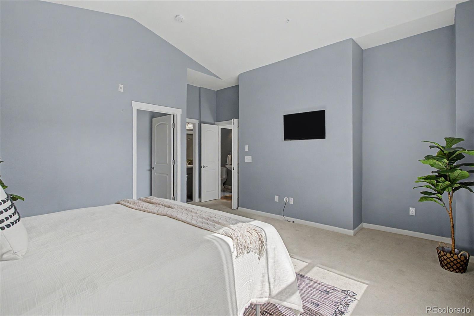 2133 Primo Road Unit: 206