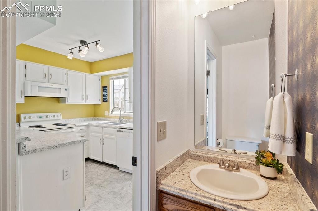 14485 Hawaii Circle Unit: B
