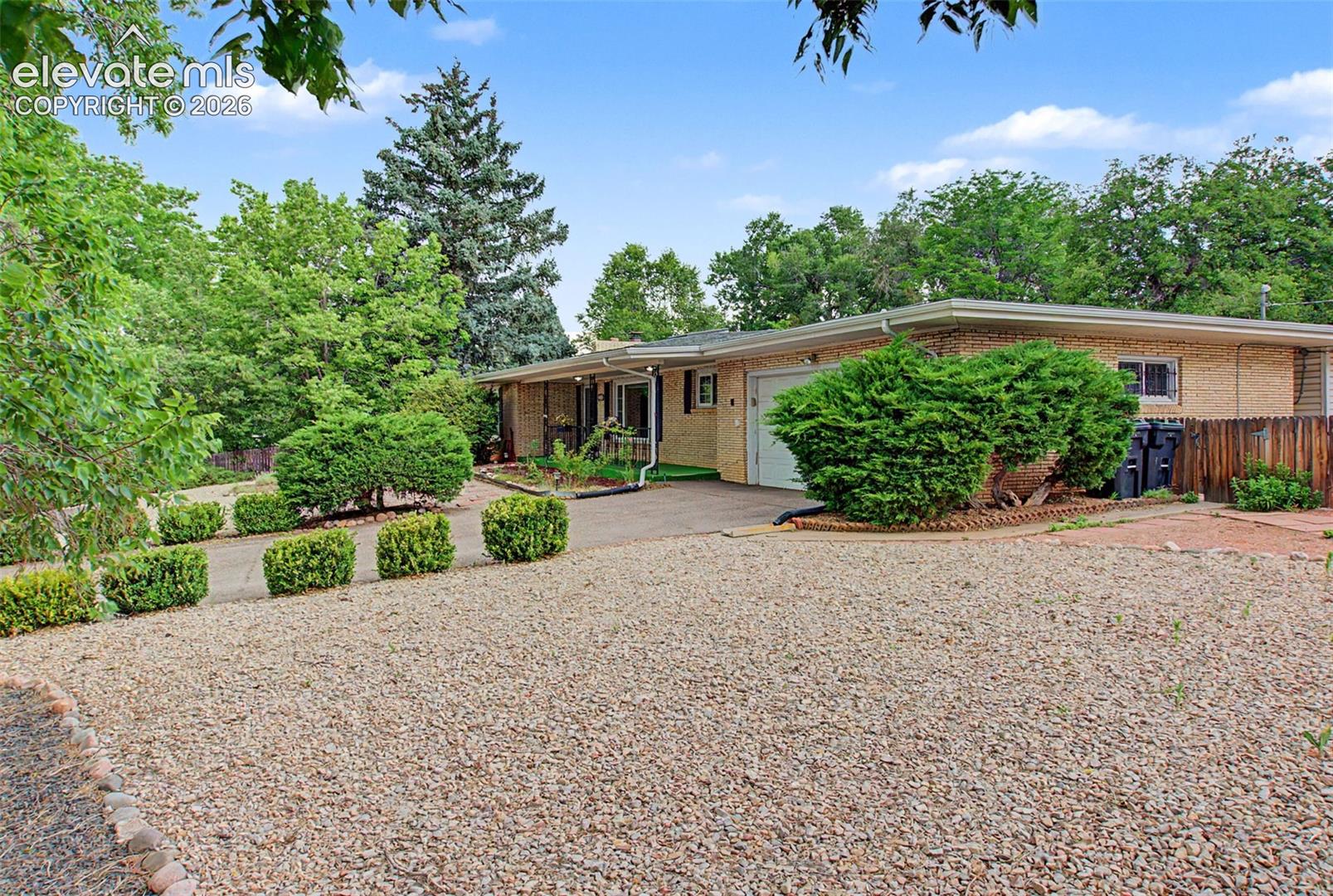 1118 Acacia Drive