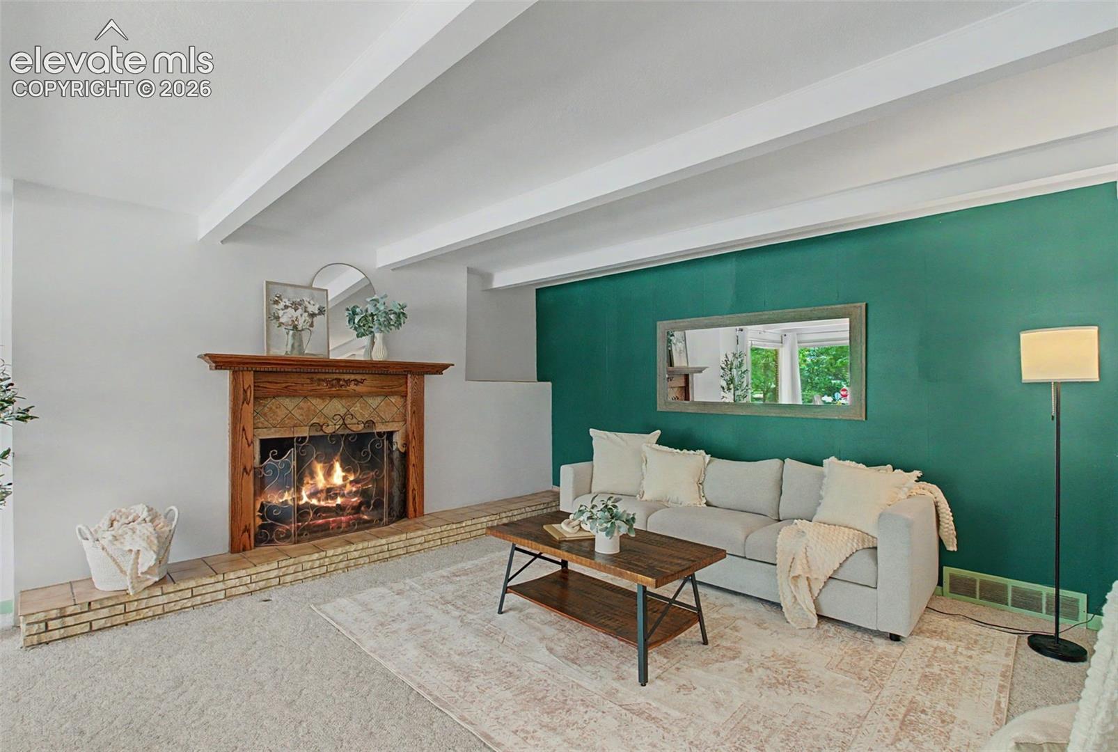1118 Acacia Drive