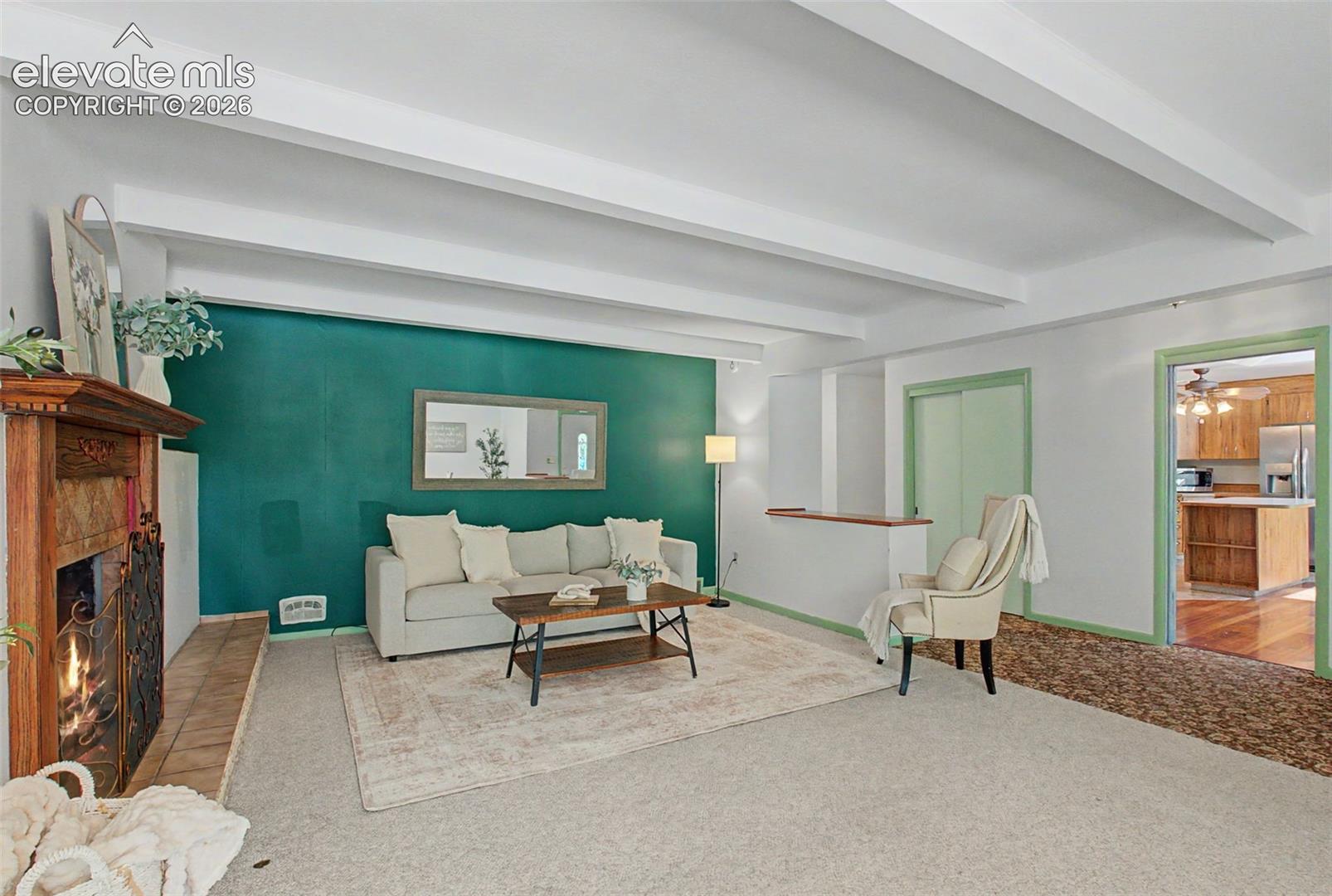 1118 Acacia Drive