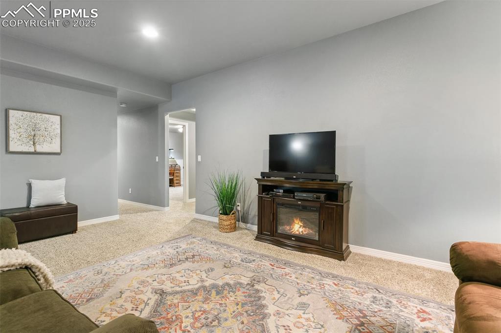 8042 Hardwood Circle