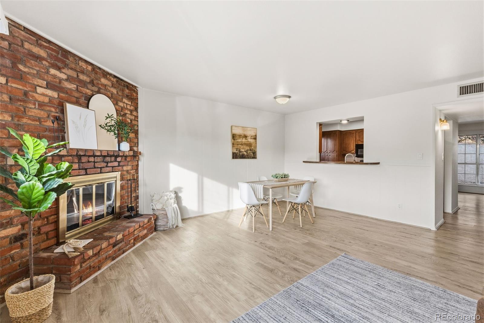 2902 Airport Road Unit: 136