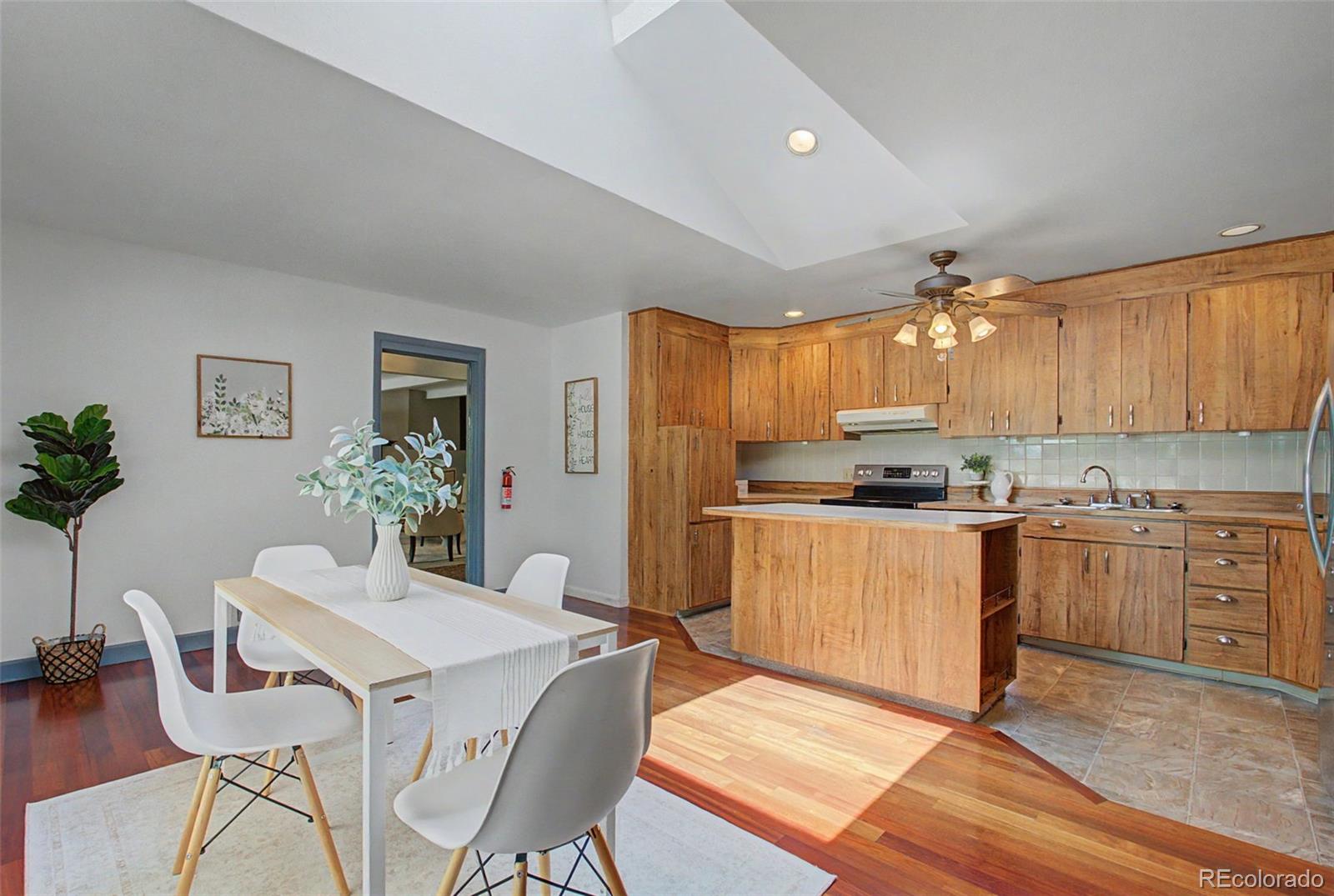 1118 Acacia Drive