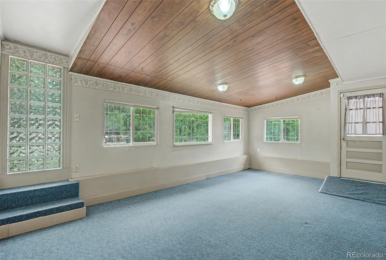 1118 Acacia Drive