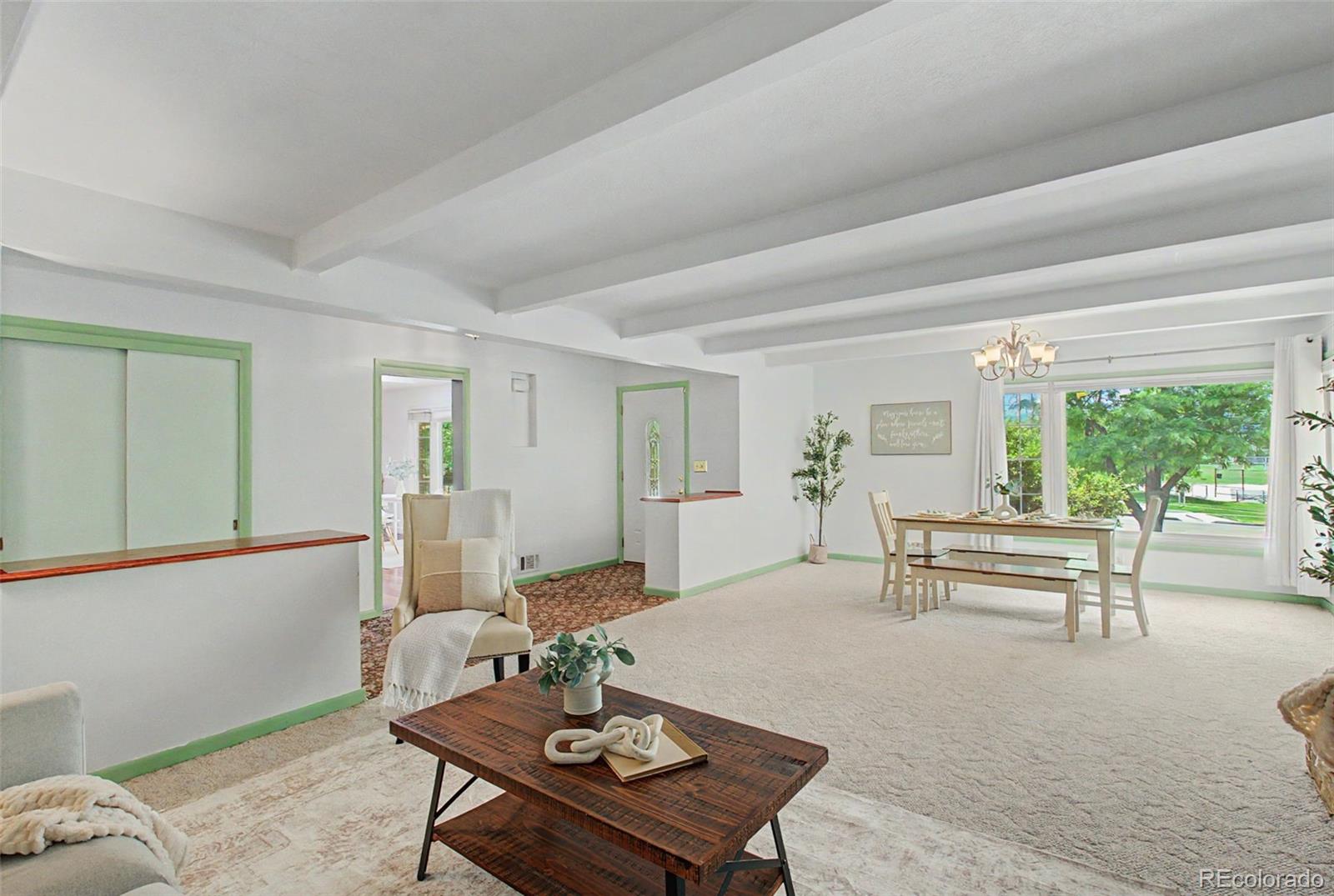 1118 Acacia Drive