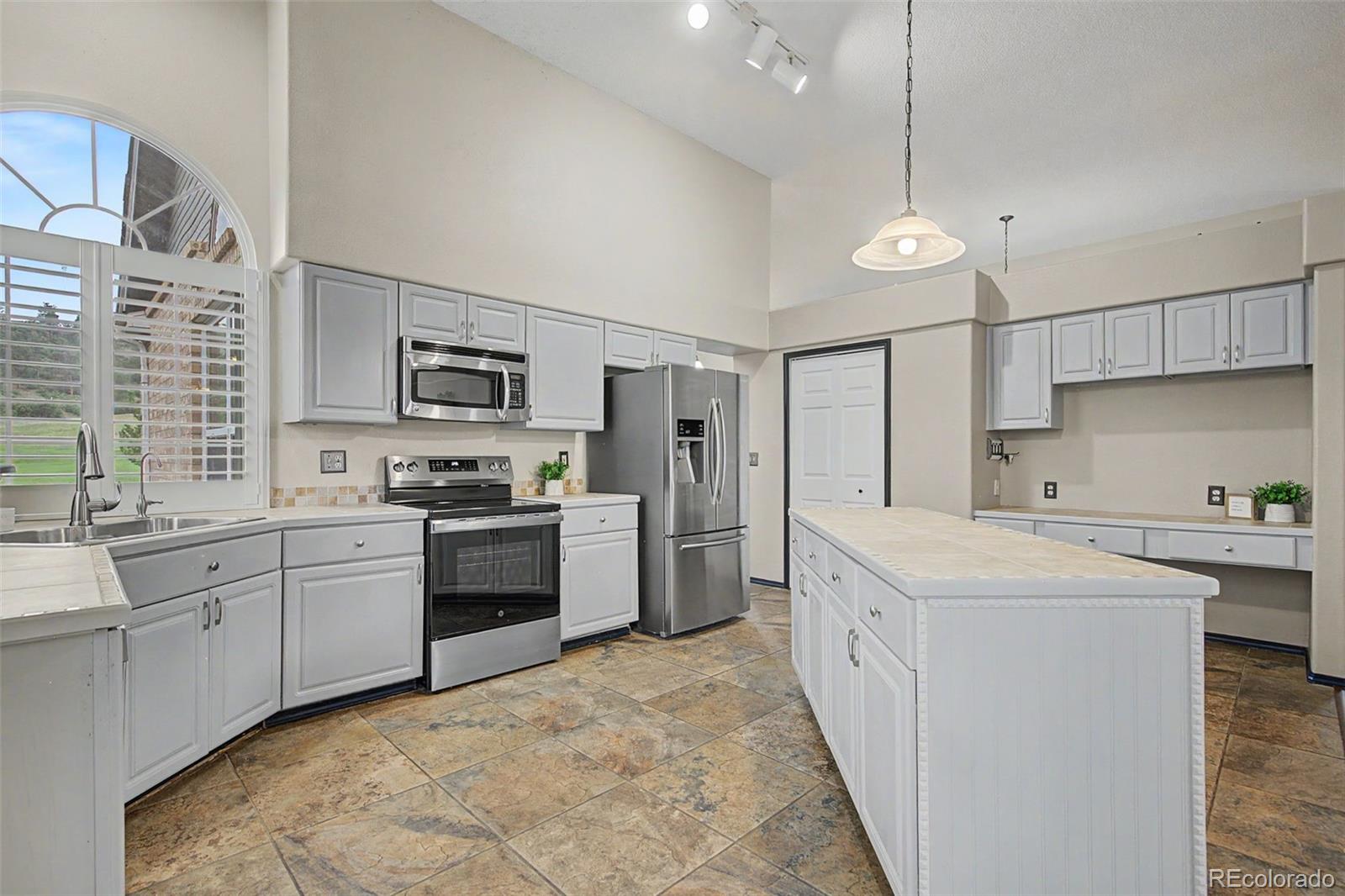 1280 Carlson Drive
