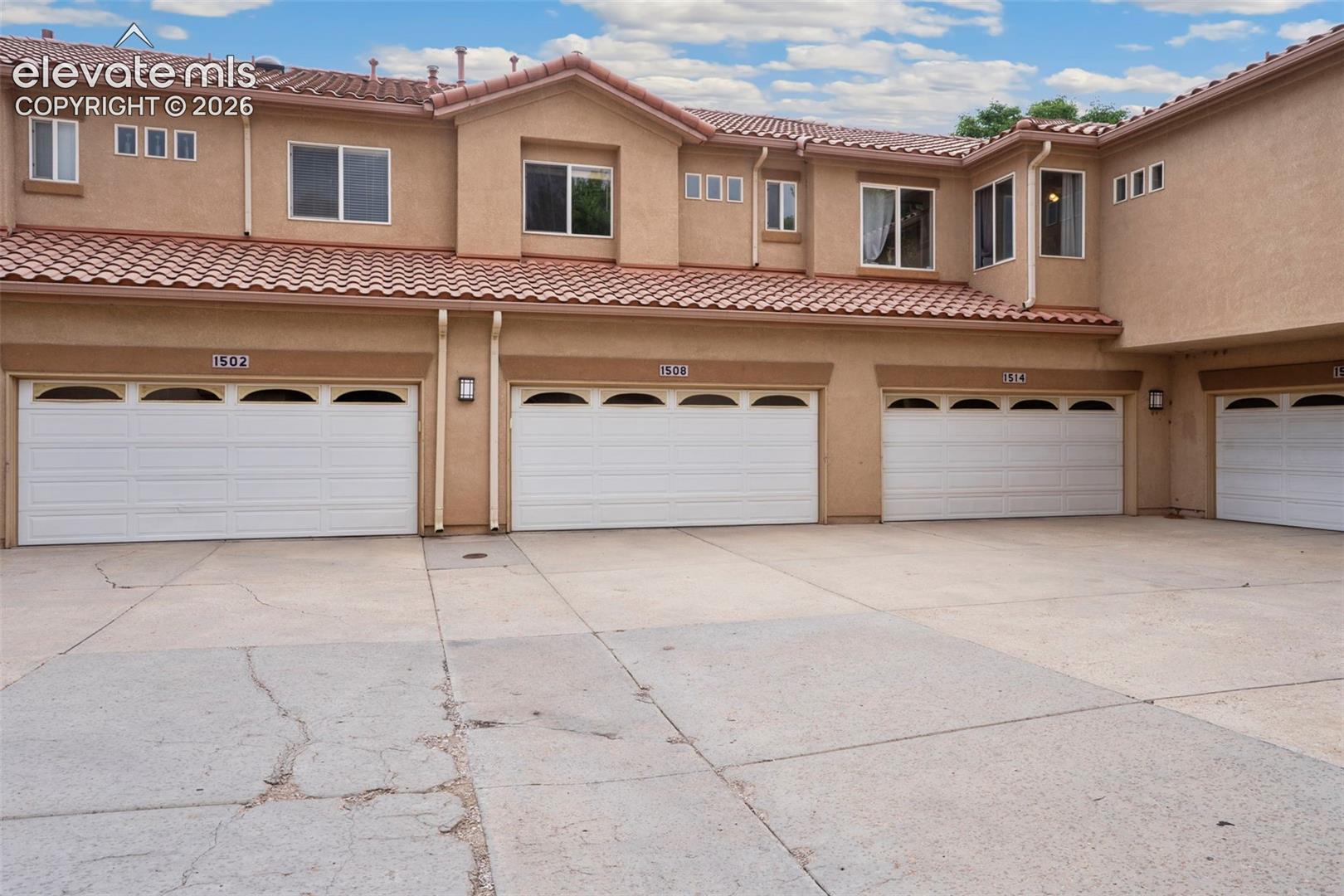 1508 Courtyard Heights