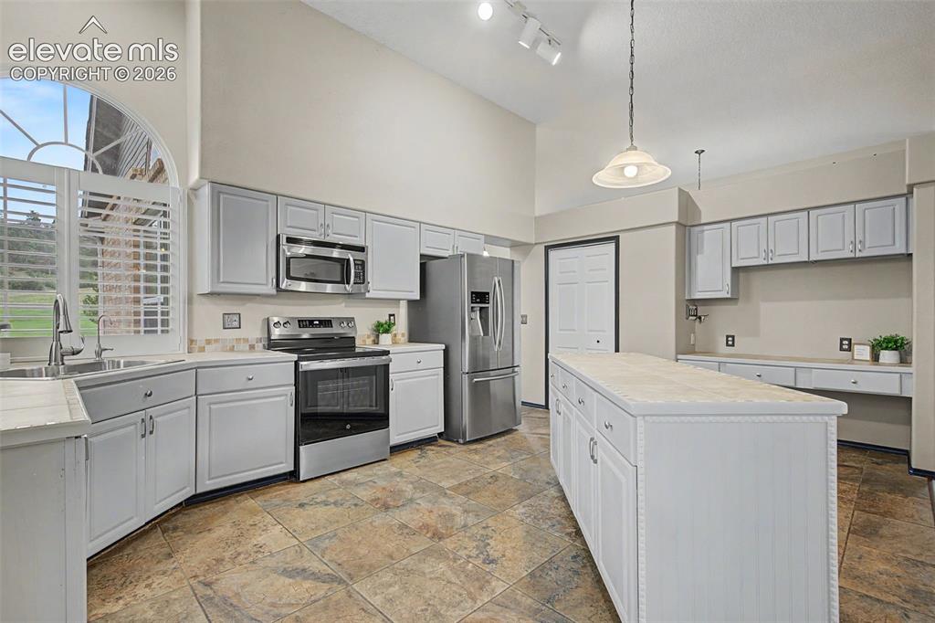 1280 Carlson Drive
