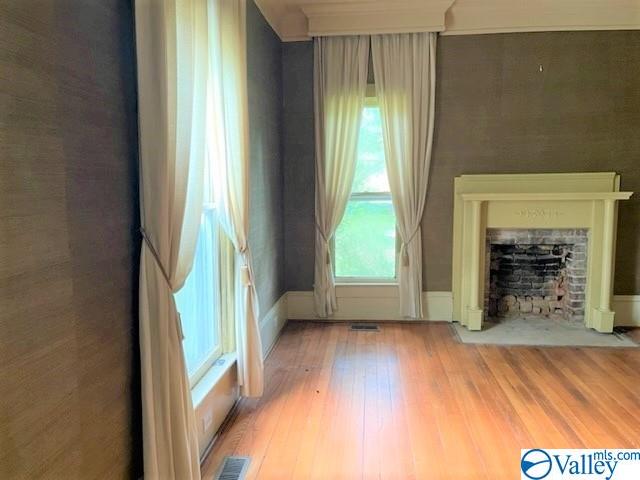 12 Main Street, Madison