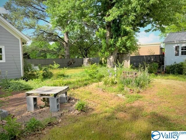 12 Main Street, Madison