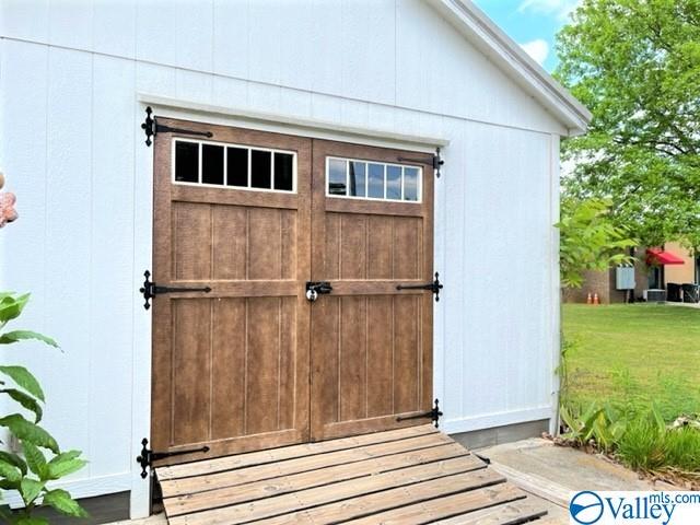 12 Main Street, Madison