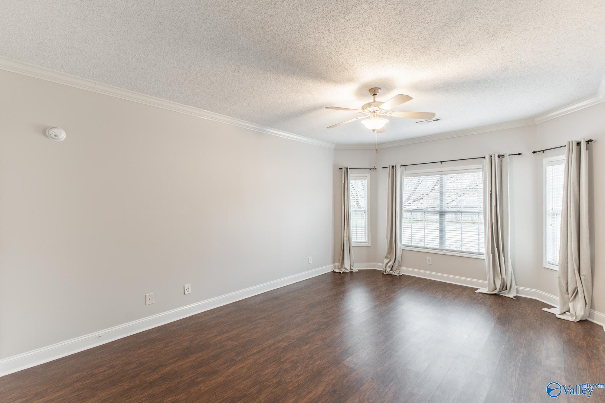 5005 Creekstone Drive