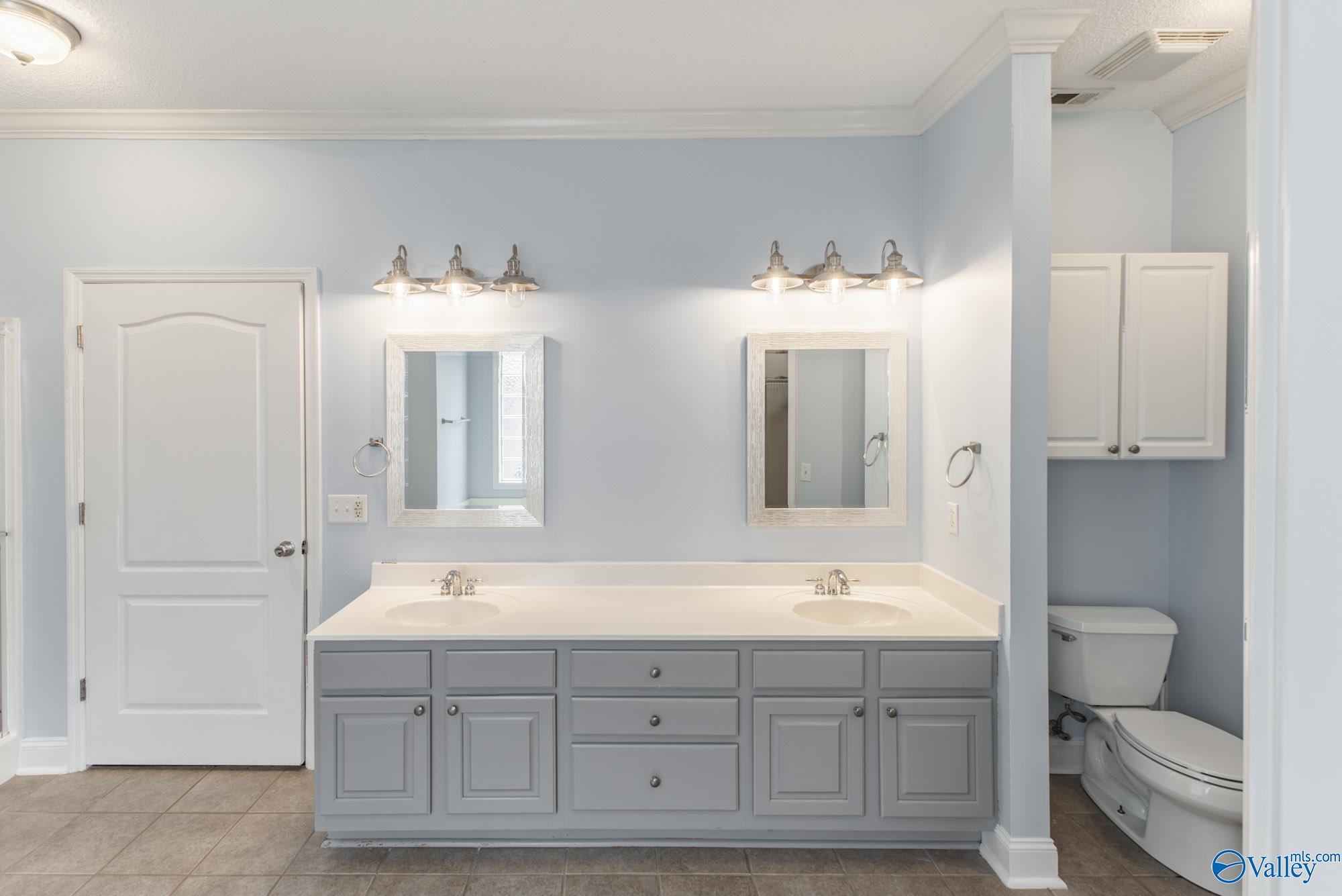 5005 Creekstone Drive