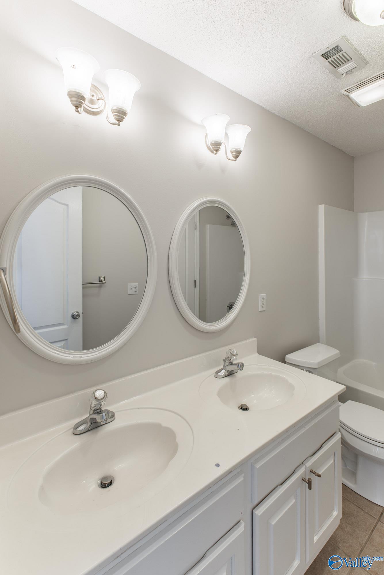 5005 Creekstone Drive