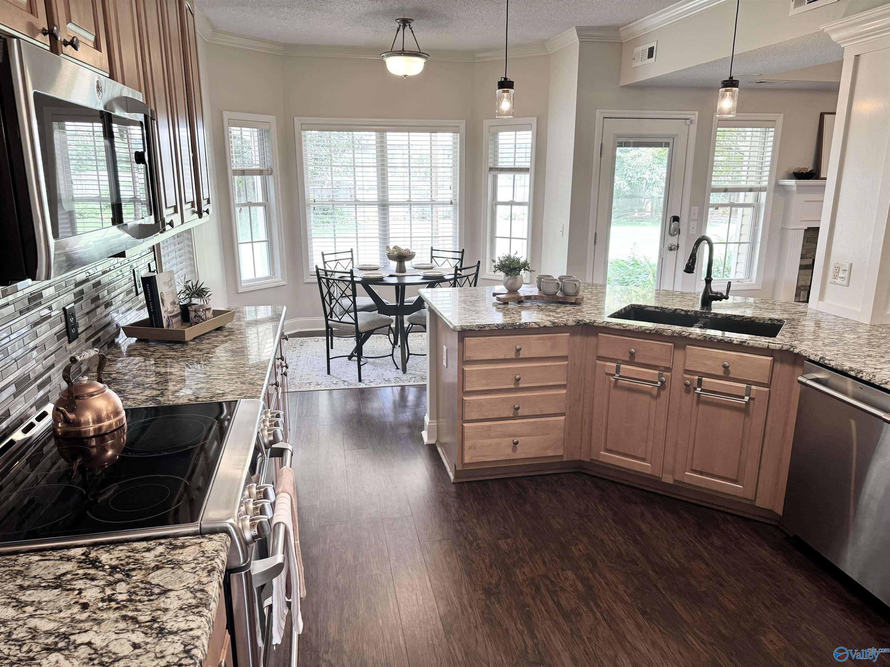 5005 Creekstone Drive