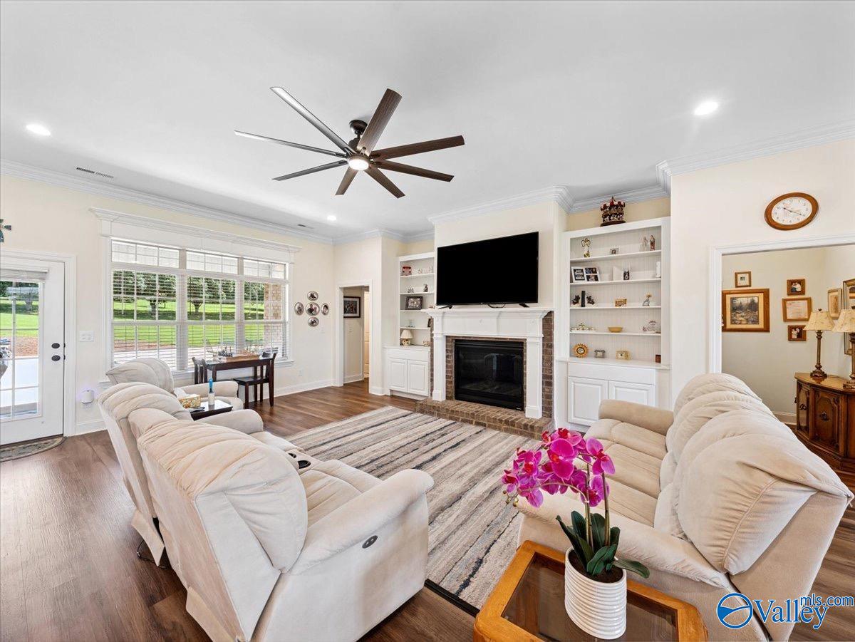 101 Cottage Garden Court