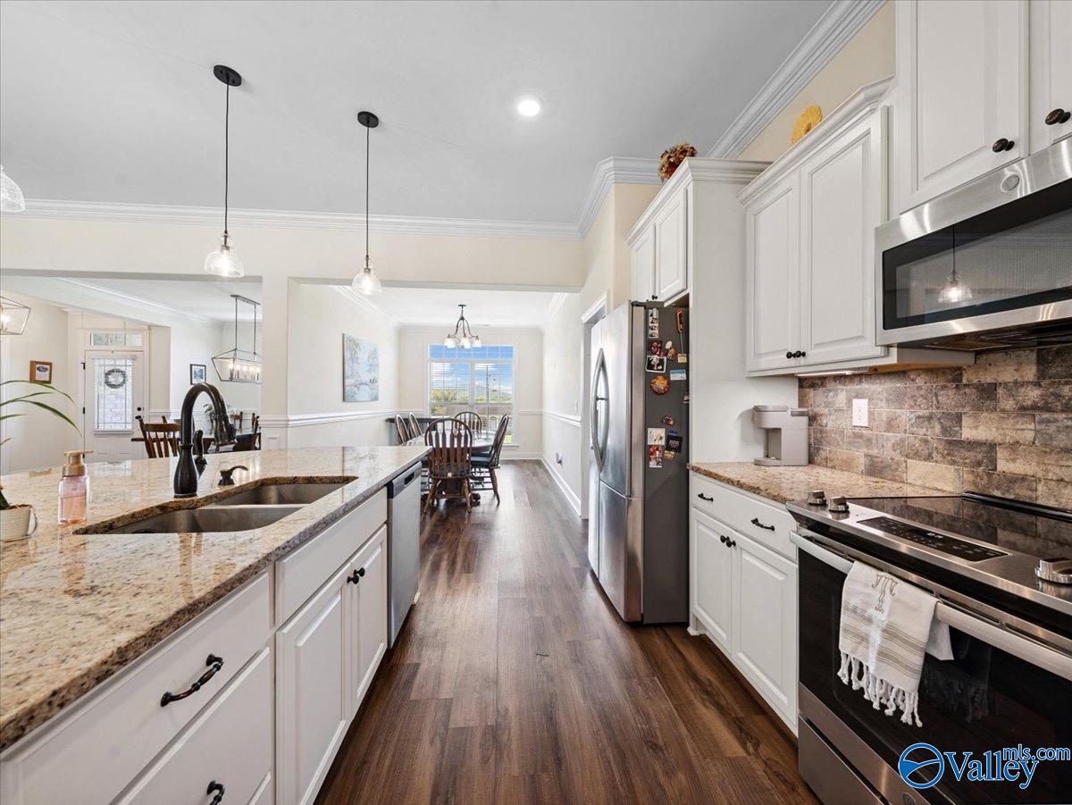 101 Cottage Garden Court