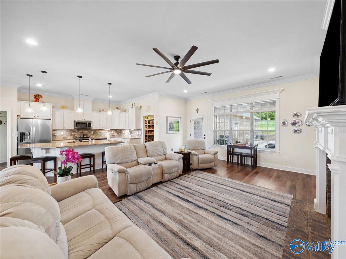 101 Cottage Garden Court