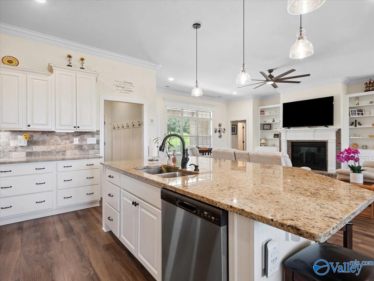 101 Cottage Garden Court