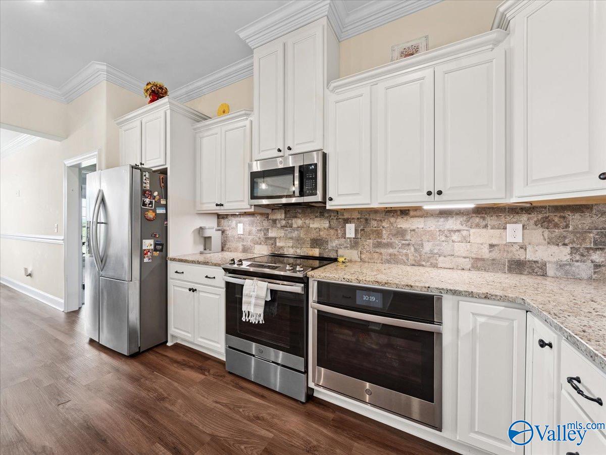 101 Cottage Garden Court