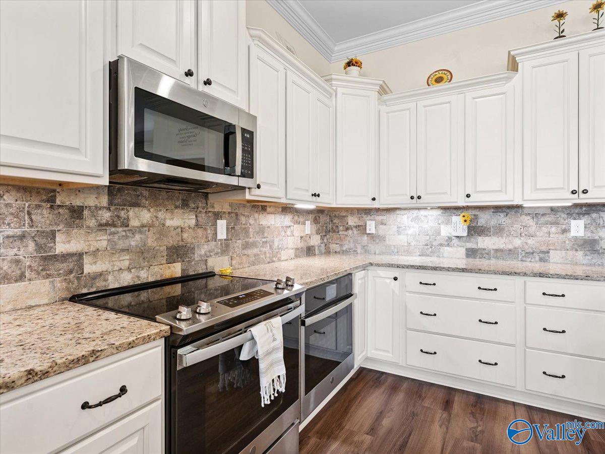 101 Cottage Garden Court