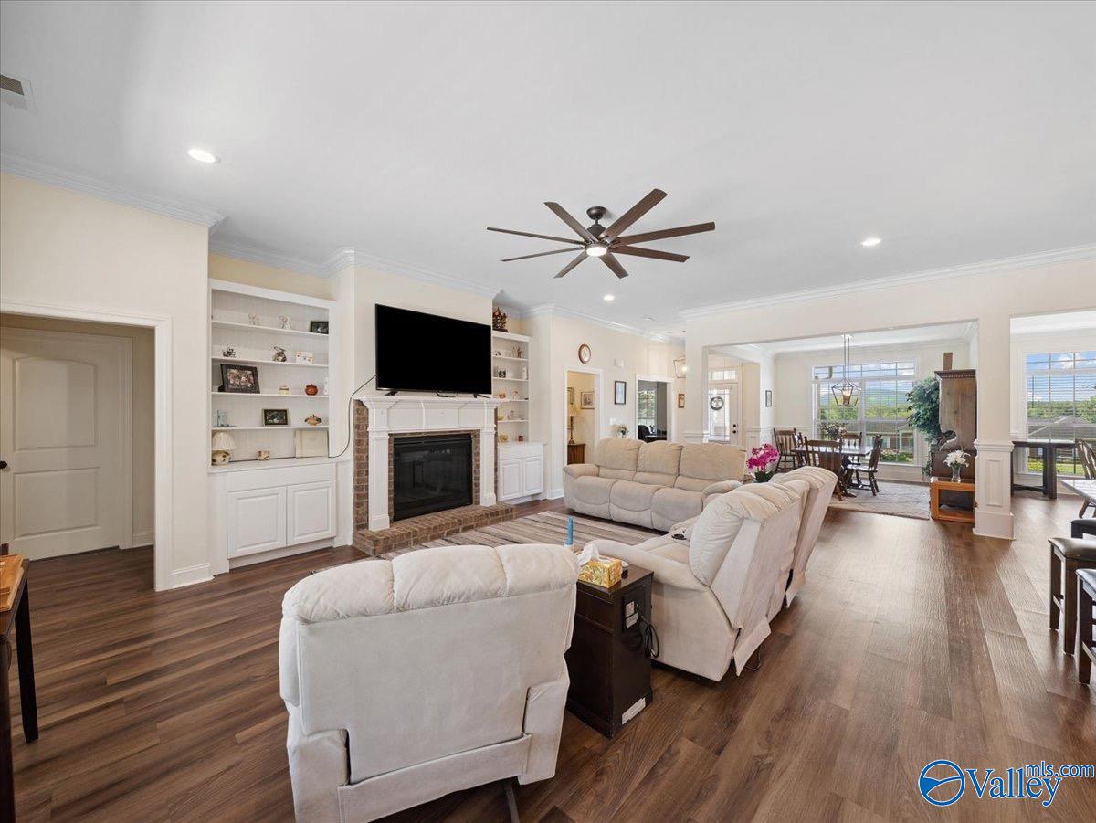 101 Cottage Garden Court