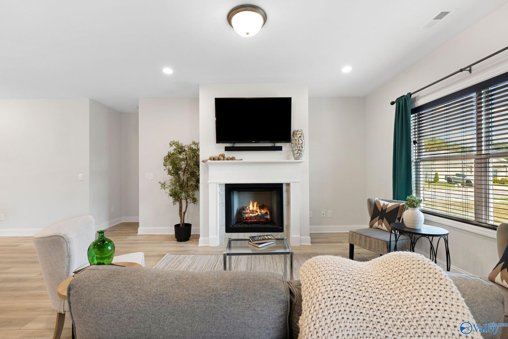 101 Silkwood Court SW