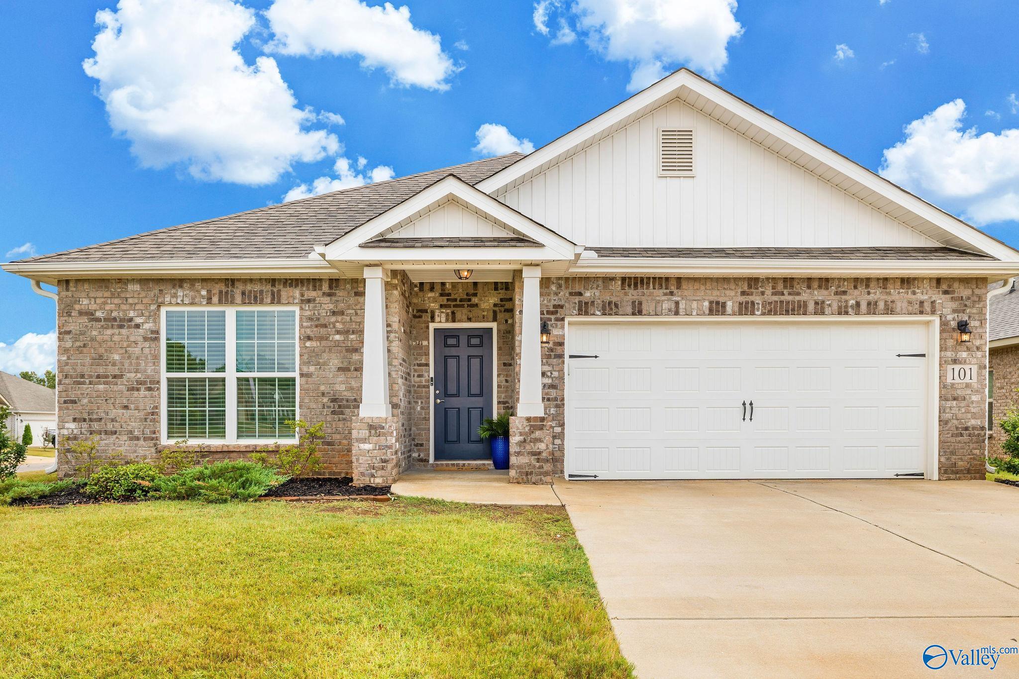 101 Silkwood Court SW
