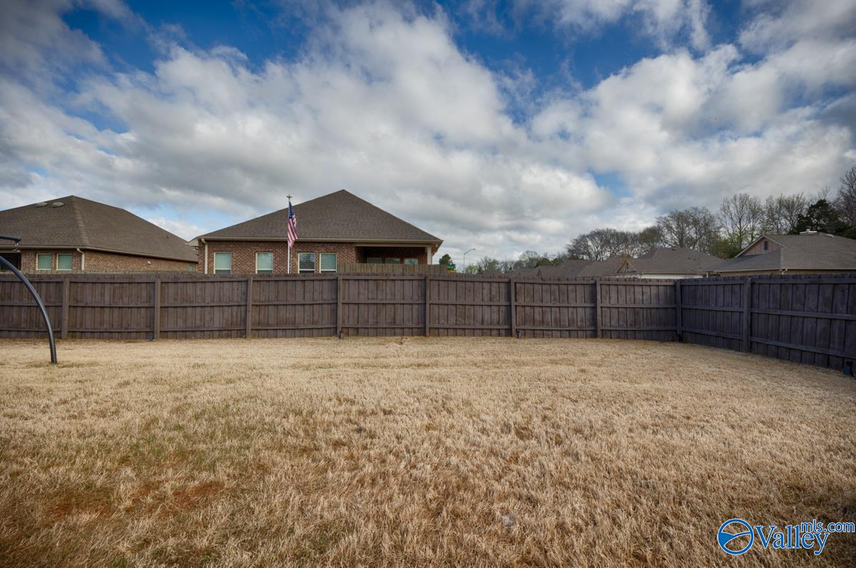 153 Summer Pointe Lane NW