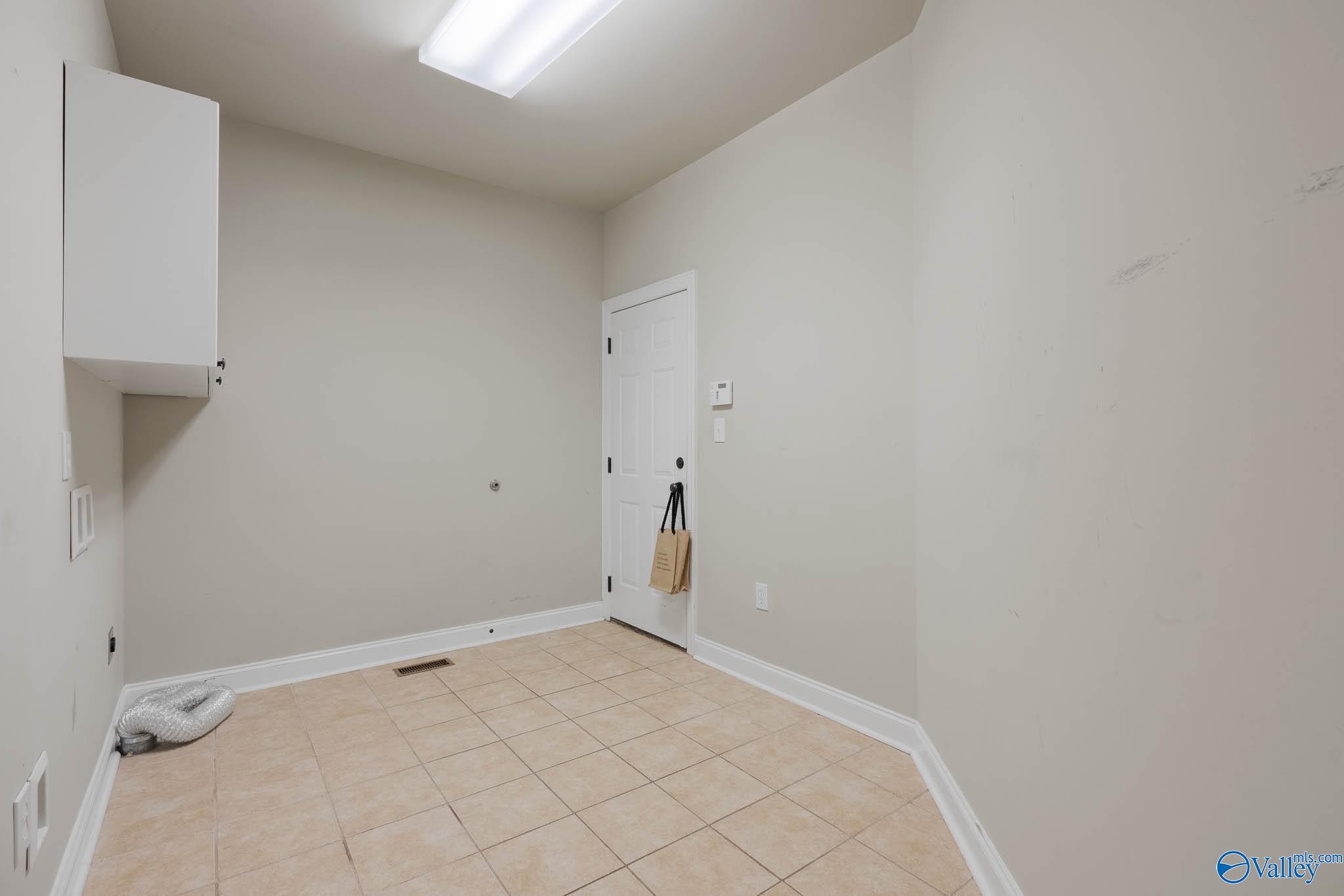 4402 Cove Nestle Drive SE