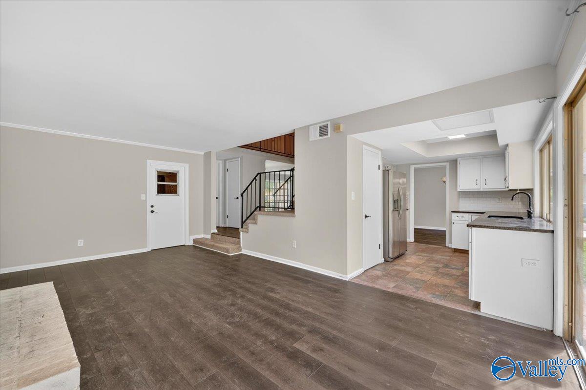 1922 Burlingame Drive